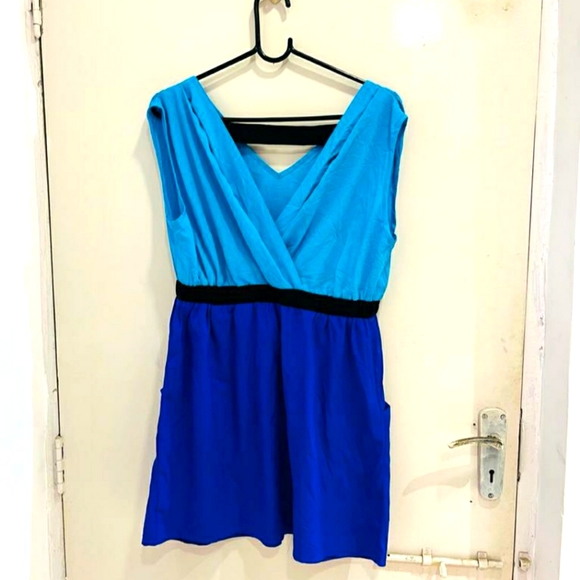 Blue top - Picture 7 of 13